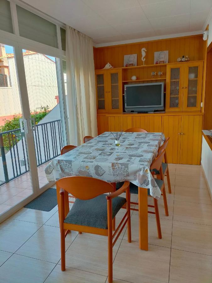 Apartamentos Costa Brava Las Vistas 桑特费柳德吉克索尔斯 外观 照片