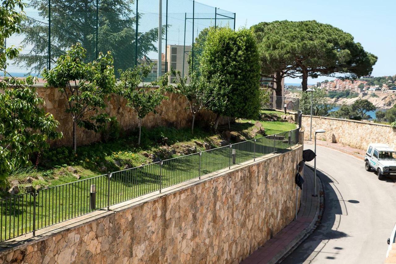Apartamentos Costa Brava Las Vistas 桑特费柳德吉克索尔斯 外观 照片